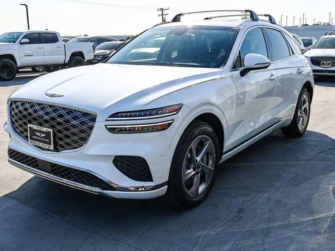 Used 2026 Genesis GV70 2.5T Advanced AWD/4WD image 3