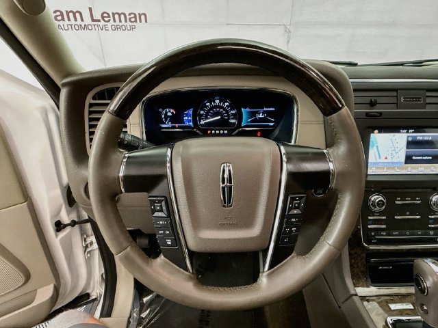 Used 2017 Lincoln Navigator L Select RWD image 11