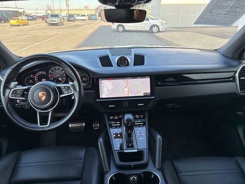 Used 2020 Porsche Cayenne S image 28