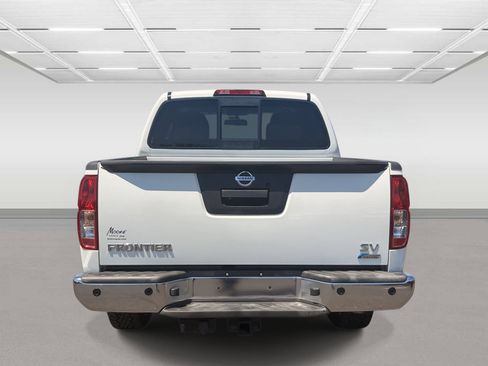 Used 2017 Nissan Frontier SV w/ SV Value Truck Package RWD image 4