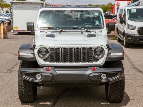 Used 2025 Jeep Gladiator Rubicon AWD/4WD image 3