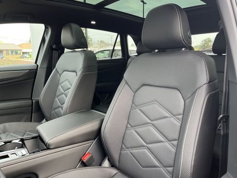 New 2026 Volkswagen Atlas Cross Sport SE image 24