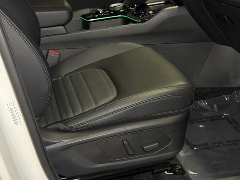 Certified 2025 Kia Sportage SX Prestige AWD/4WD image 14