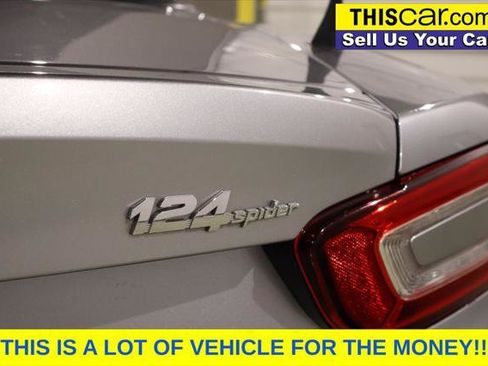 Used 2017 FIAT 124 Spider Classica RWD image 13