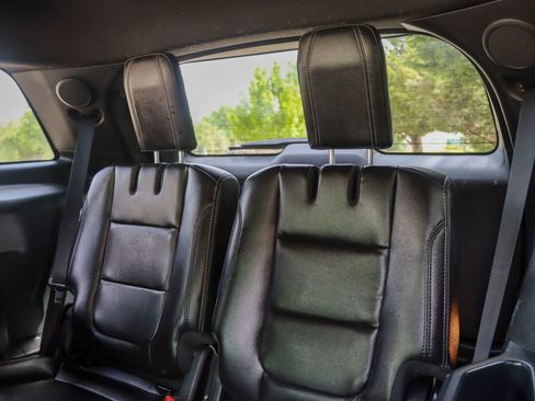 Used 2018 Ford Explorer Limited w/ Ford Safe & Smart Package image 19