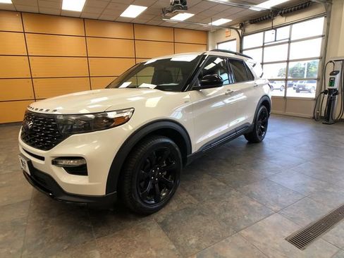 Certified 2023 Ford Explorer ST-Line w/ Class IV Trailer Tow Package AWD/4WD image 3