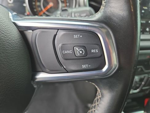 Used 2020 Jeep Wrangler Unlimited Sahara AWD/4WD image 22