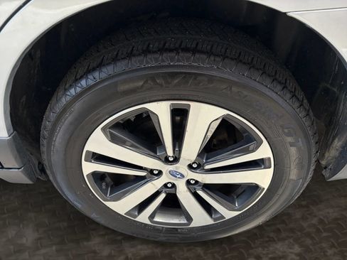 Used 2018 Subaru Outback 3.6R Limited AWD/4WD image 38