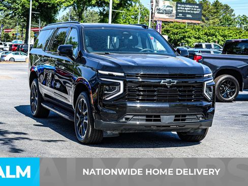 Used 2025 Chevrolet Suburban RST w/ Comfort Package AWD/4WD image 5