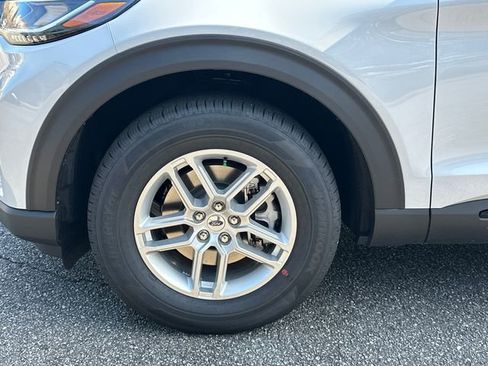 New 2026 Ford Explorer Active w/ Active Comfort Package image 11