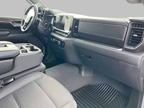 Used 2024 Chevrolet Silverado 1500 LT image 34