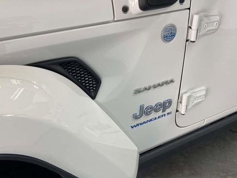 Used 2023 Jeep Wrangler Unlimited Sahara w/ Cold Weather Group image 9