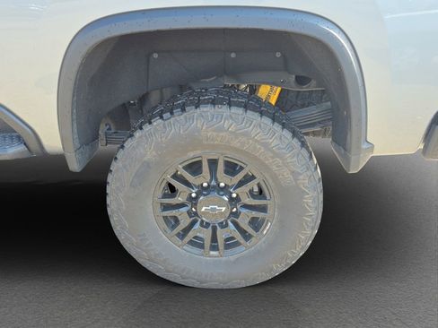 Used 2026 Chevrolet Silverado 2500 ZR2 w/ LPO, Dark Essentials Package AWD/4WD image 5