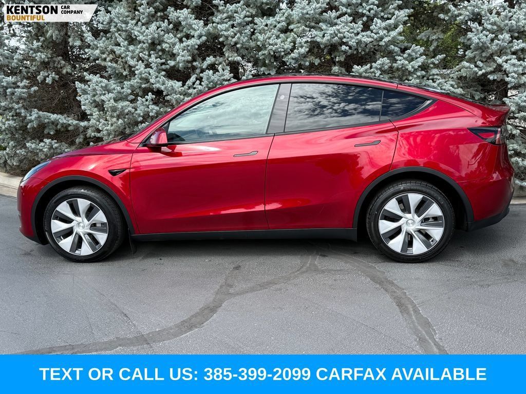 Used 2024 Tesla Model Y Long Range AWD/4WD image 4