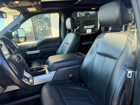 Used 2022 Ford F350 Lariat w/ Lariat Ultimate Package image 3