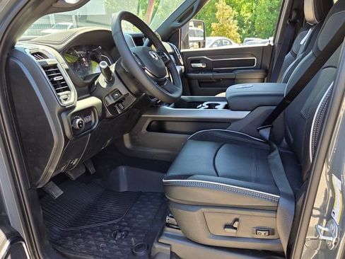 New 2026 RAM 3500 Laramie AWD/4WD image 15