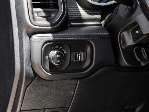 Used 2021 RAM 2500 Limited AWD/4WD image 40