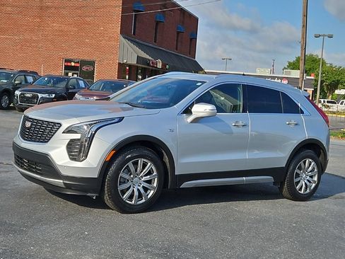 Used 2022 Cadillac XT4 Premium Luxury w/ Safety Alert Package FWD image 3