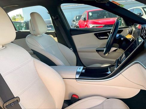 Used 2024 Mercedes-Benz C 300 4MATIC Sedan image 17