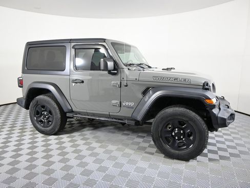 Used 2020 Jeep Wrangler Sport image 8