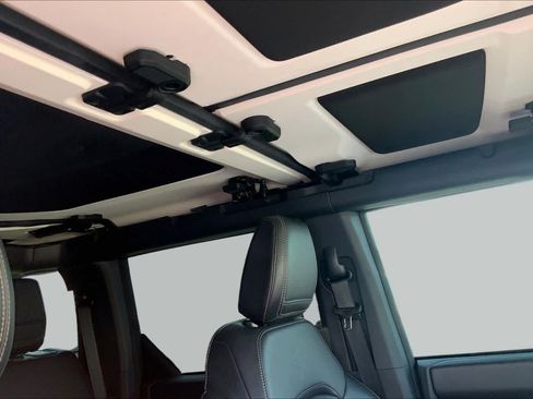 Certified 2025 Ford Bronco Badlands AWD/4WD image 14