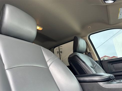 Used 2019 RAM 2500 Tradesman w/ Chrome Appearance Group image 16