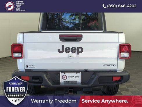 Used 2021 Jeep Gladiator Sport w/ Trailer Tow Package AWD/4WD image 5