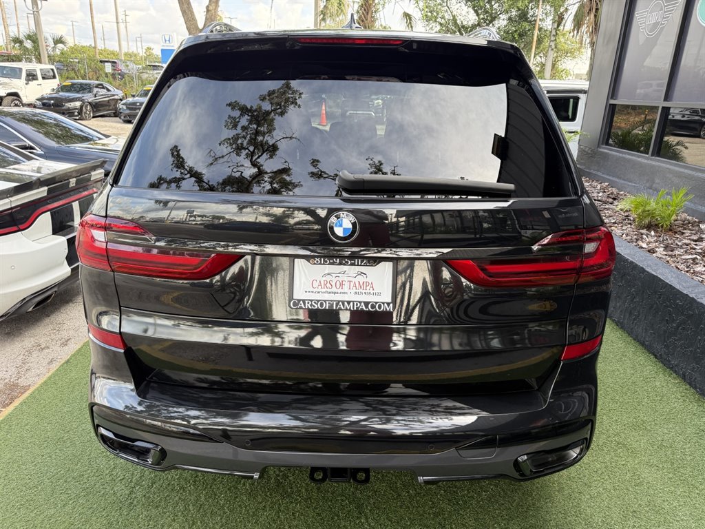 Used 2022 BMW X7 xDrive40i w/ M Sport Package AWD/4WD image 5
