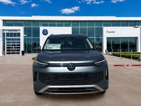New 2026 Volkswagen Tiguan SE AWD/4WD image 2