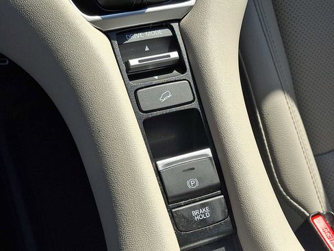 Used 2024 Honda HR-V EX-L image 25
