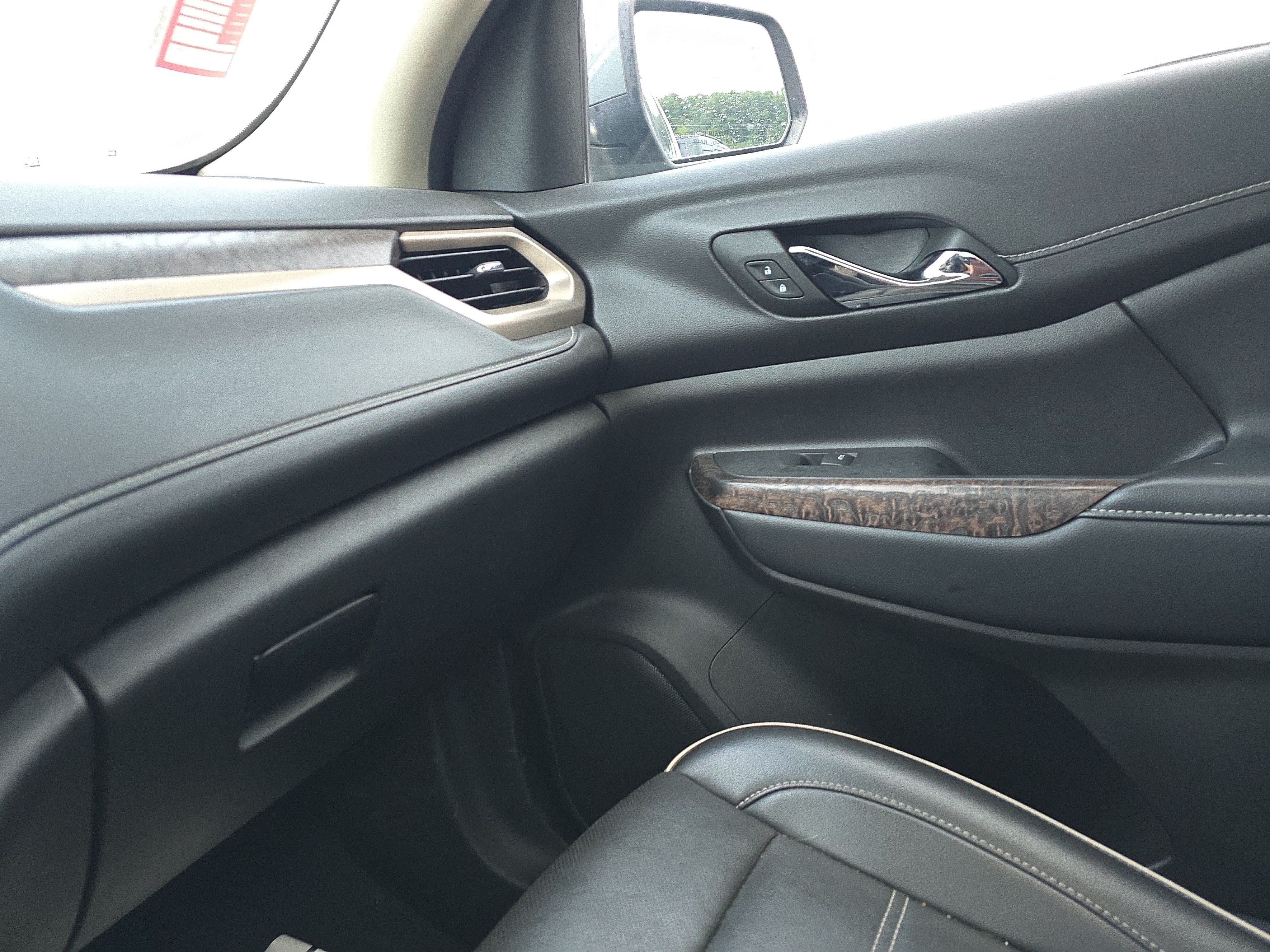 Used 2023 GMC Acadia Denali w/ Denali Technology Package AWD/4WD image 44
