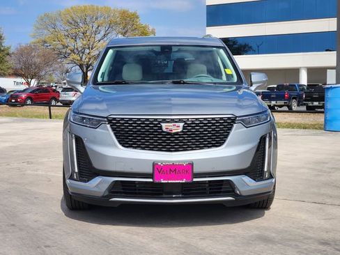 Used 2025 Cadillac XT6 Premium Luxury w/ Technology Package image 2