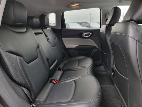 Certified 2022 Jeep Compass Limited image 23