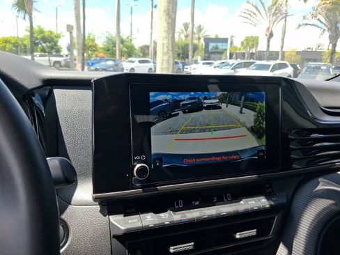 Used 2025 Toyota Camry SE FWD image 23