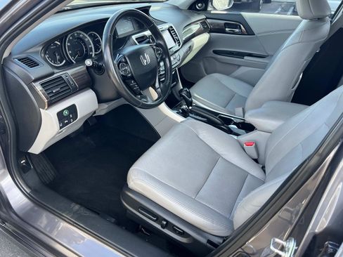 Used 2016 Honda Accord Touring image 5
