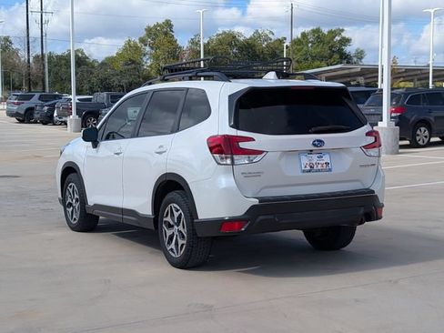 Used 2021 Subaru Forester Premium AWD/4WD image 4