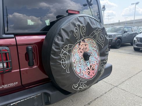Used 2021 Jeep Wrangler Unlimited Sport AWD/4WD image 8