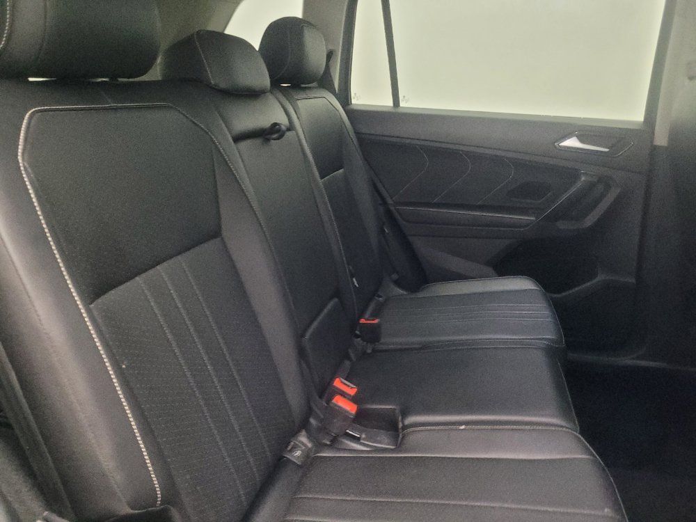 Used 2022 Volkswagen Tiguan SE AWD/4WD image 19