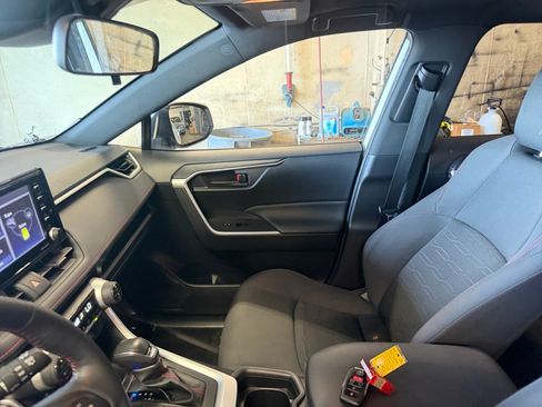 Used 2021 Toyota RAV4 SE w/ Weather & Moonroof Package AWD/4WD image 32