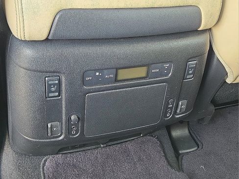 Used 2019 Nissan Armada Platinum w/ Captain's Chairs Package image 17