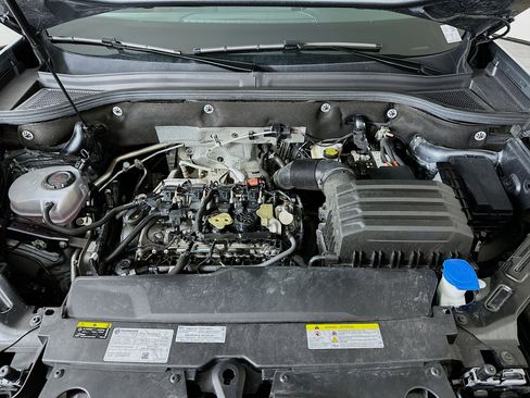 Used 2025 Volkswagen Atlas SE image 34