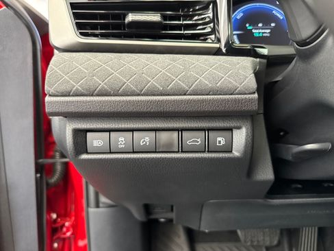 Used 2026 Toyota Camry XLE w/ Premium Package FWD image 33