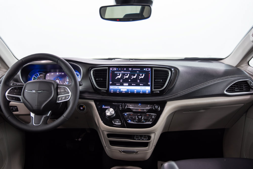 Used 2024 Chrysler Pacifica Limited FWD image 23