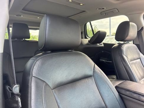 Used 2019 GMC Acadia SLT w/ Black Edition FWD image 28
