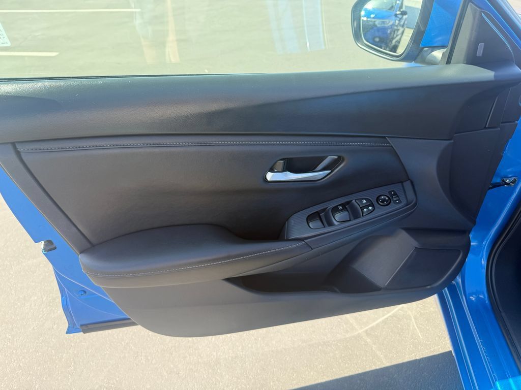 Used 2024 Nissan Sentra SV FWD image 9