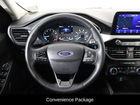 Used 2022 Ford Escape SE w/ SE Sport Appearance Package FWD image 7