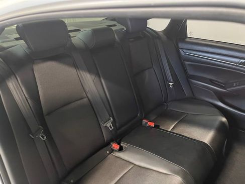 Used 2018 Honda Accord Sport image 13