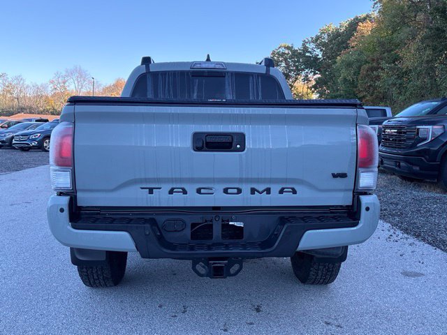 Used 2023 Toyota Tacoma TRD Off-Road w/ Technology Package AWD/4WD image 4