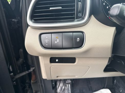 Used 2020 Kia Sorento S AWD/4WD image 18