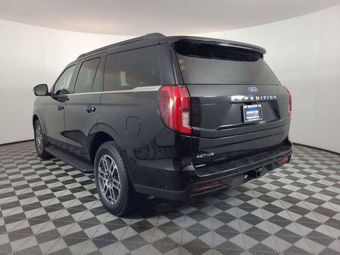 Used 2025 Ford Expedition Active image 5